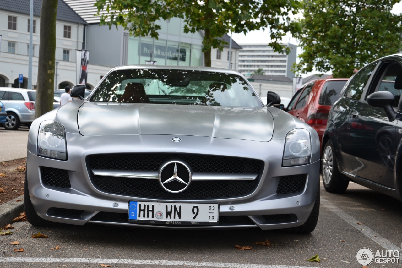 Mercedes-Benz SLS AMG