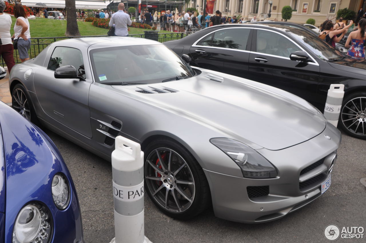 Mercedes-Benz SLS AMG