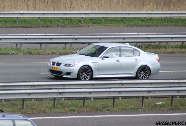 BMW M5 E60 2005