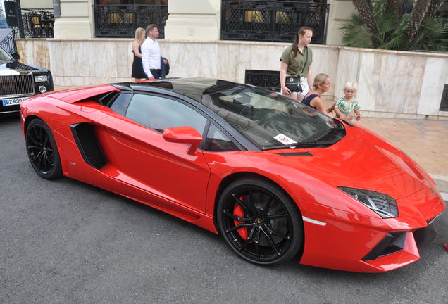 Lamborghini Aventador LP700-4 Roadster