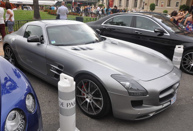 Mercedes-Benz SLS AMG