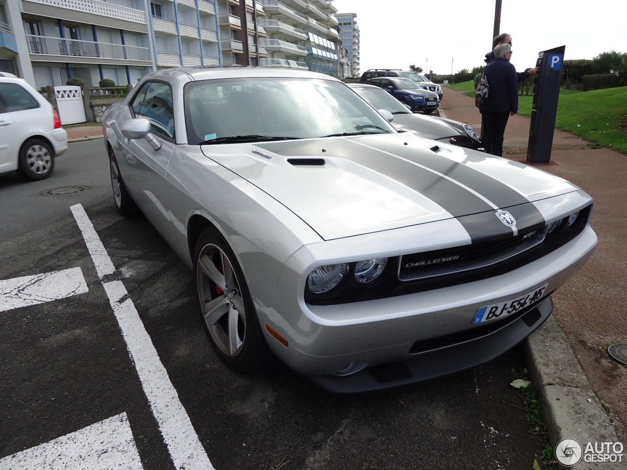 Dodge Challenger SRT-8