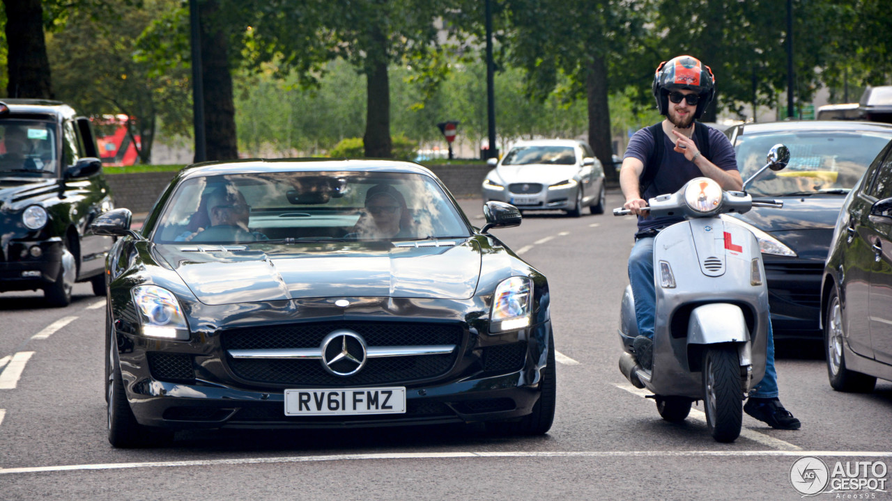 Mercedes-Benz SLS AMG