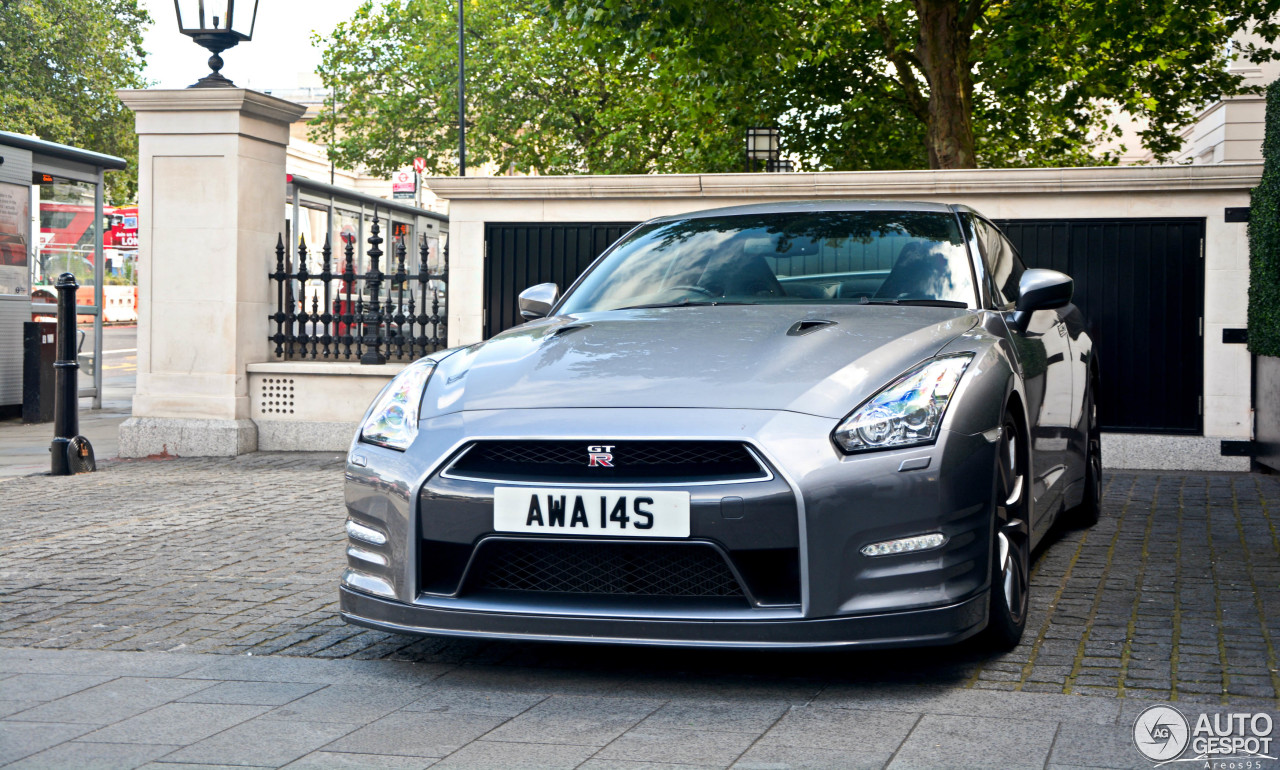 Nissan GT-R 2012