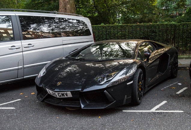 Lamborghini Aventador LP700-4