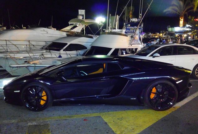 Lamborghini Aventador LP700-4 Roadster