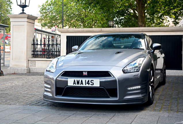 Nissan GT-R 2012