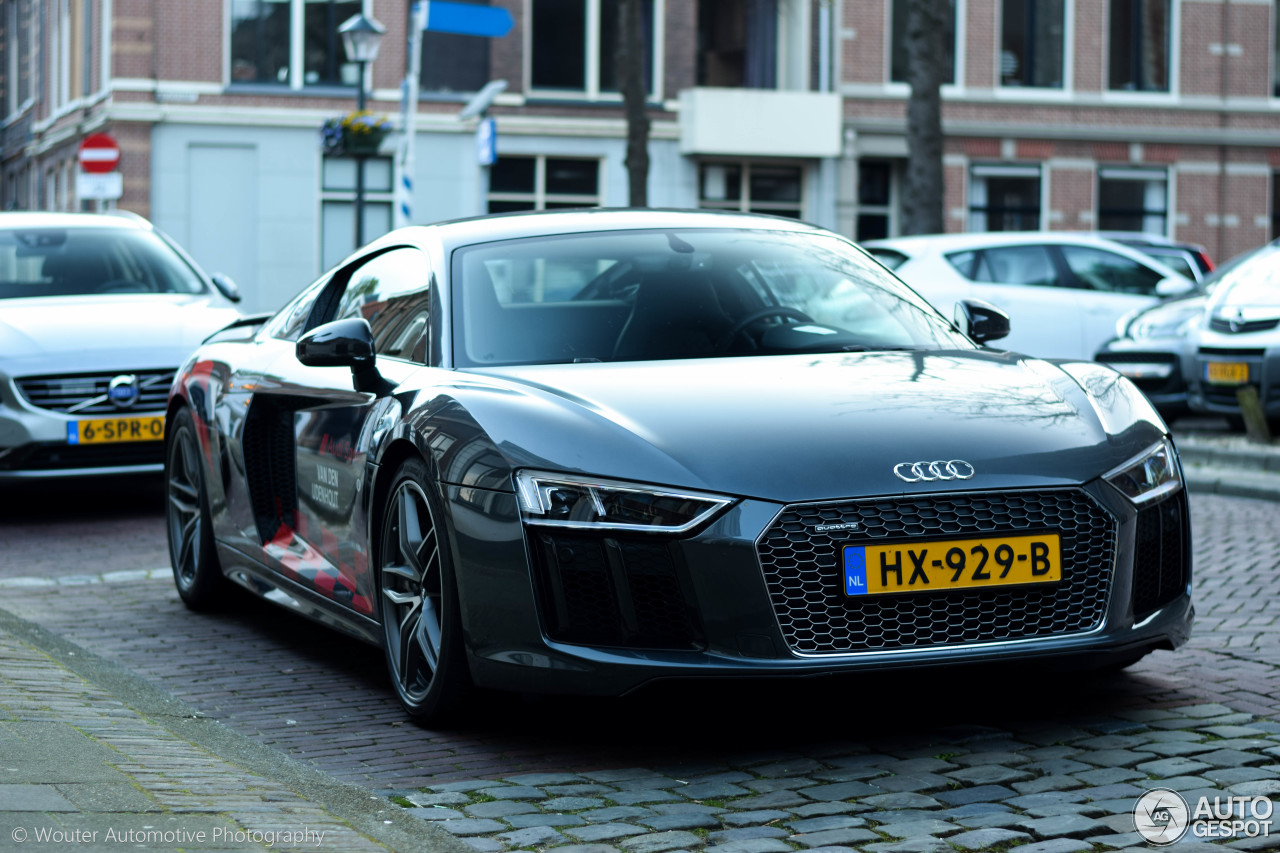 Audi R8 V10 Plus 2015