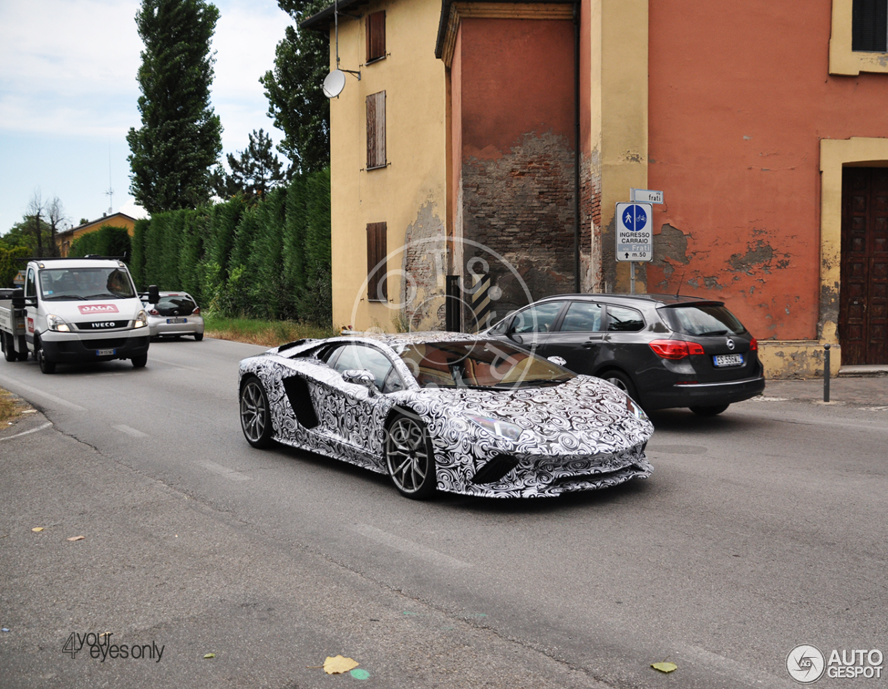 Lamborghini Aventador S LP740-4