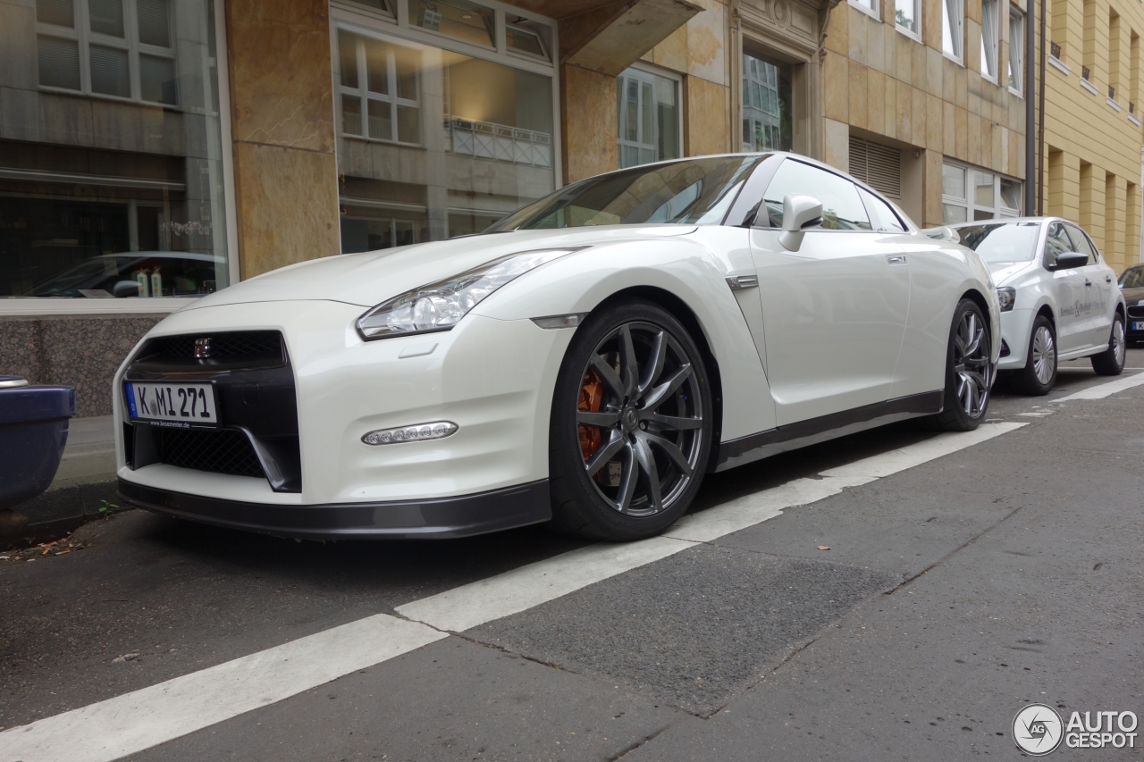 Nissan GT-R 2011