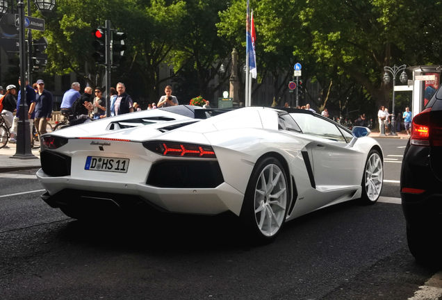 Lamborghini Aventador LP700-4 Roadster