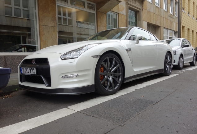 Nissan GT-R 2011