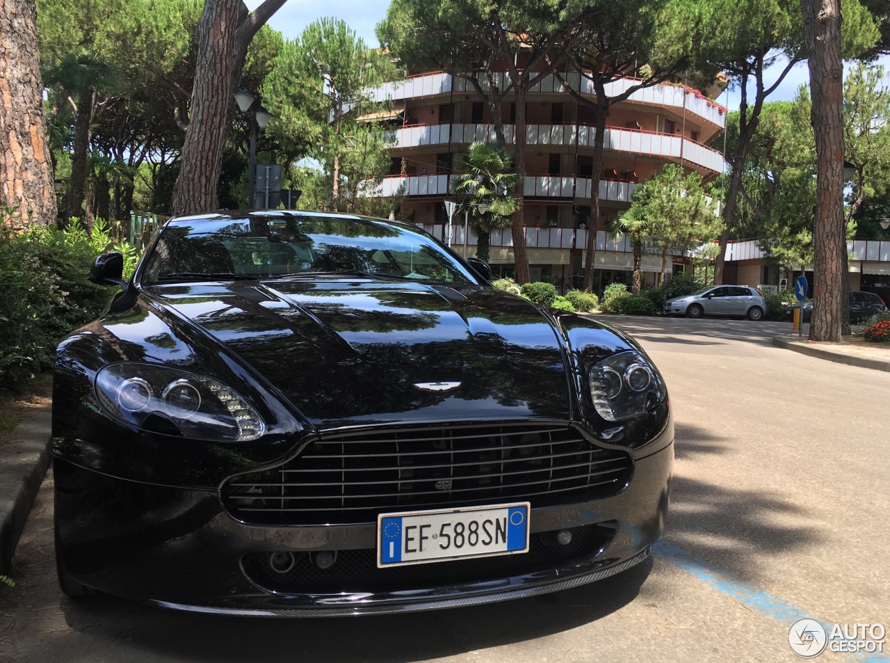 Aston Martin V8 Vantage N420