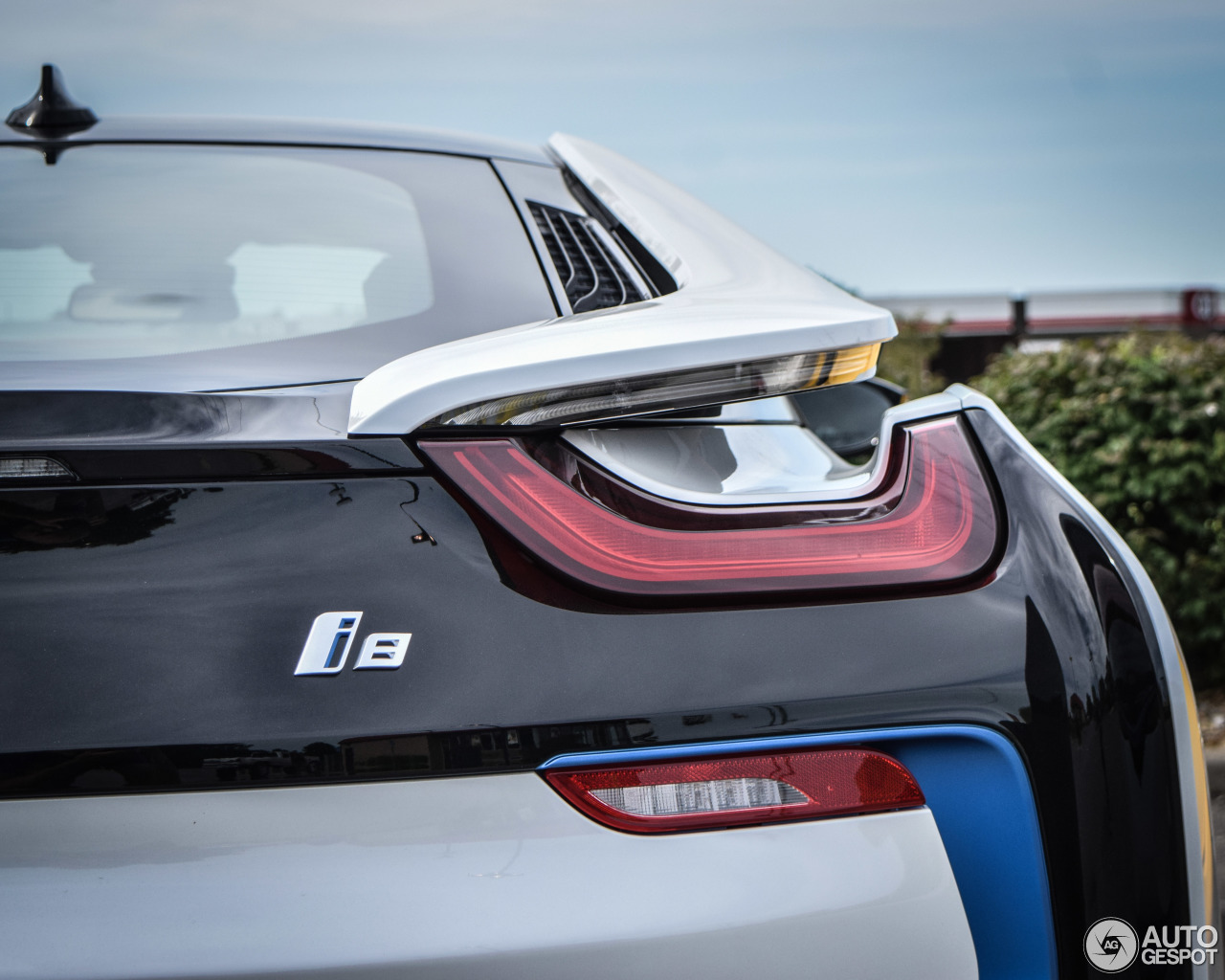 BMW i8