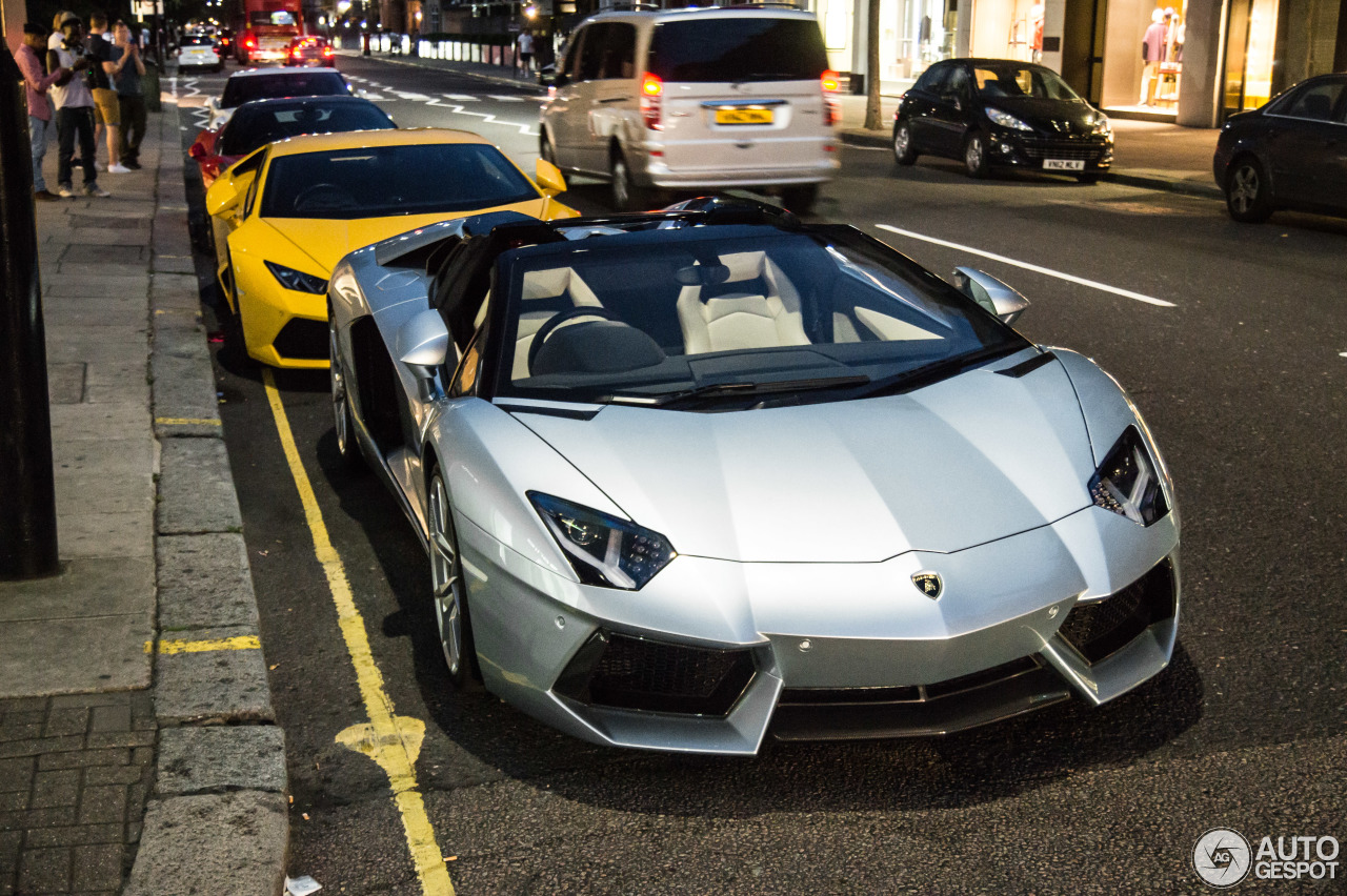 Lamborghini Aventador LP700-4 Roadster