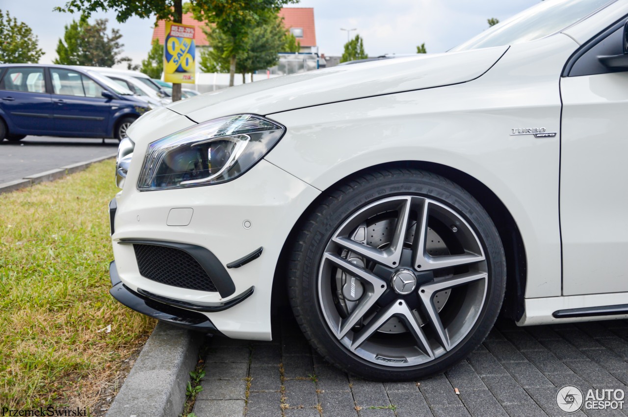 Mercedes-Benz A 45 AMG