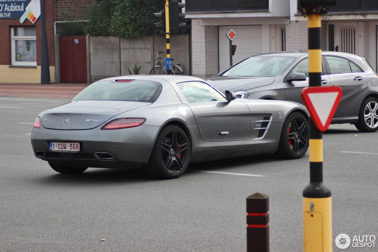 Mercedes-Benz SLS AMG