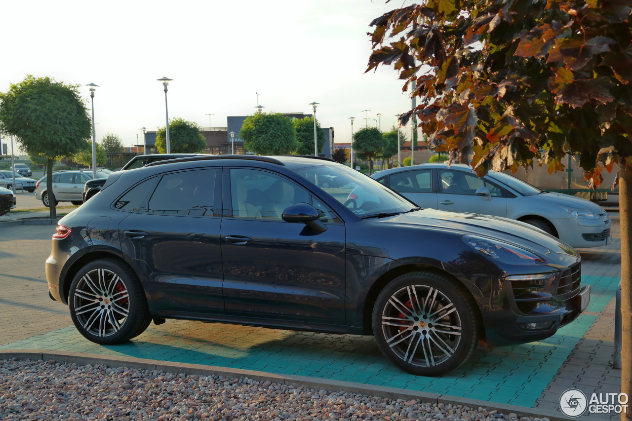 Porsche 95B Macan GTS