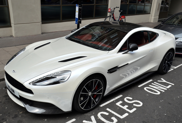 Aston Martin Vanquish 2013