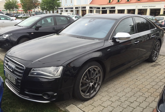 Audi S8 D4