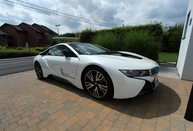 BMW i8