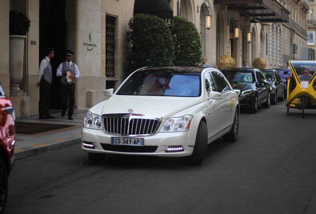 Maybach 62 S Landaulet 2011