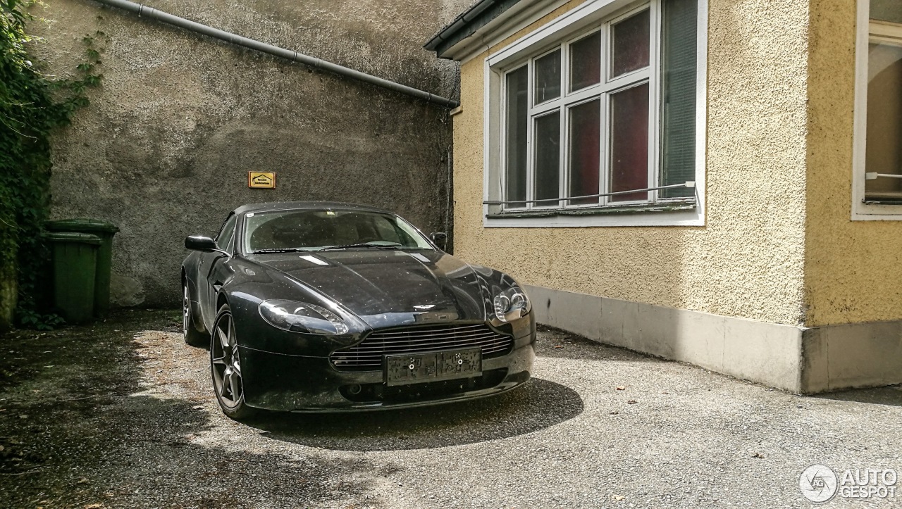 Aston Martin V8 Vantage Roadster