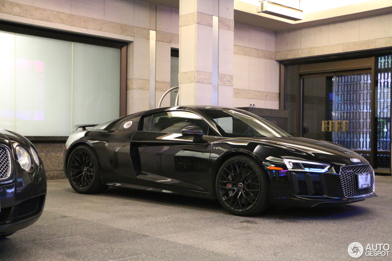 Audi R8 V10 Plus 2015