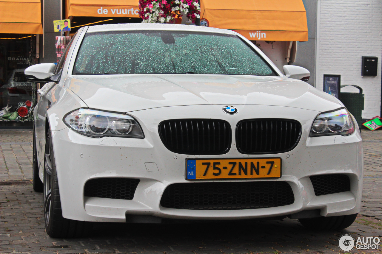 BMW M5 F10 2011