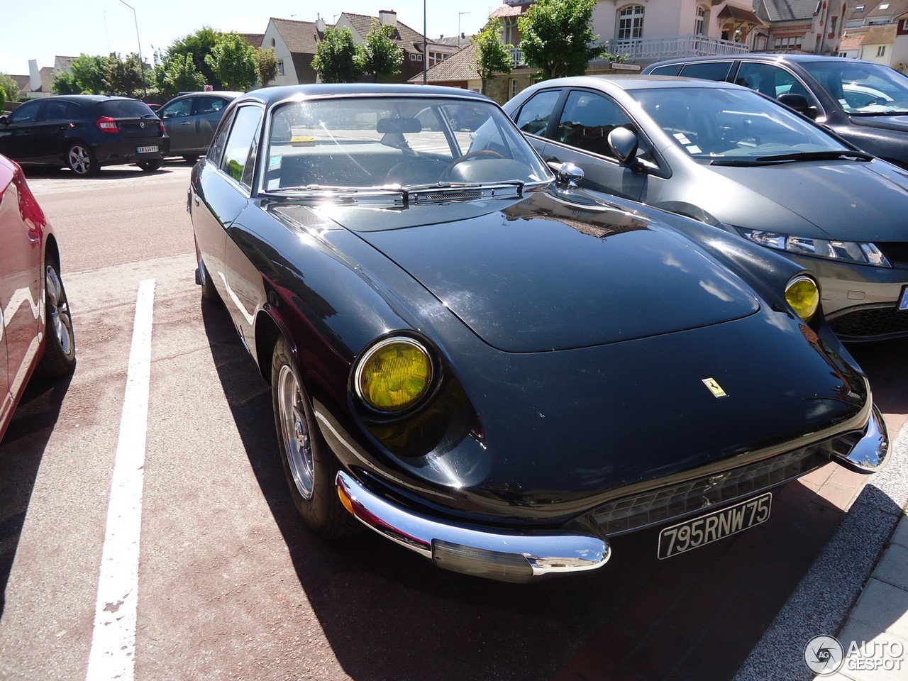 Ferrari 365 GT 2+2