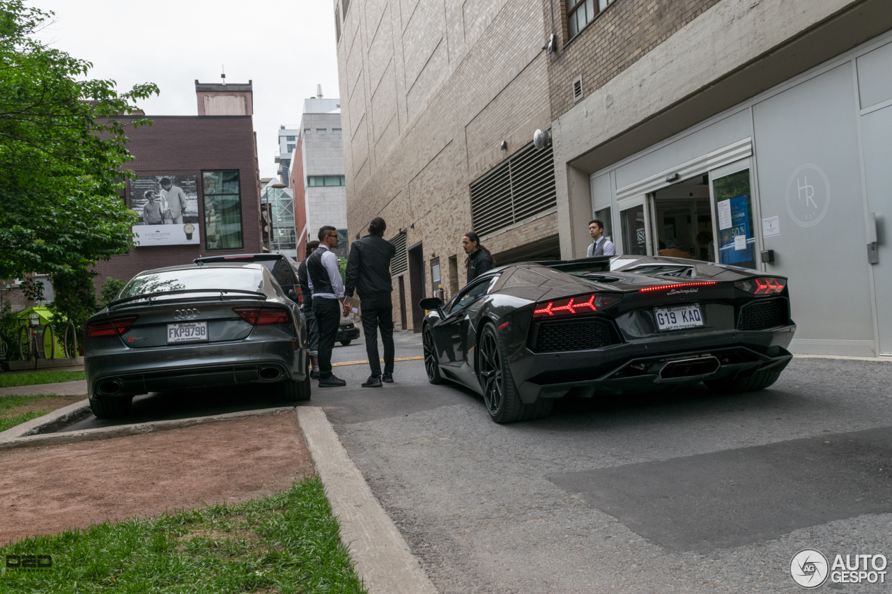 Lamborghini Aventador LP700-4 Roadster