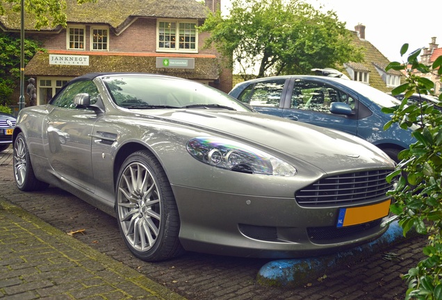 Aston Martin DB9 Volante