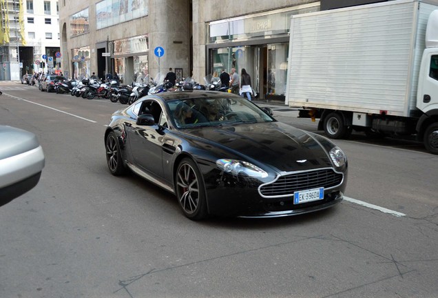 Aston Martin V8 Vantage S