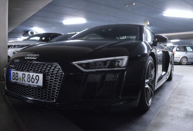 Audi R8 V10 Plus 2015