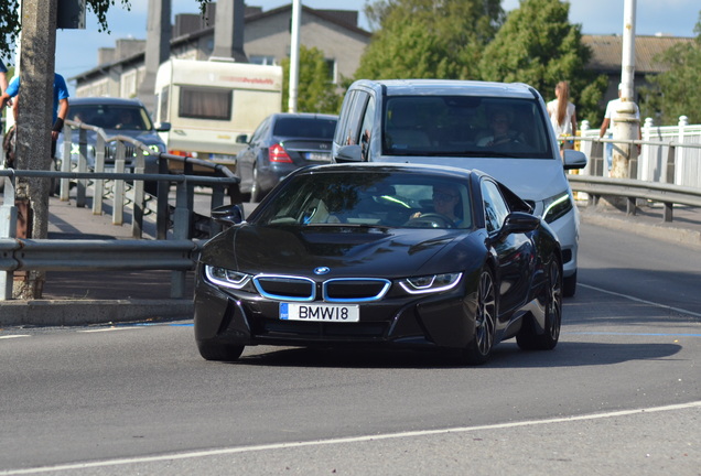 BMW i8