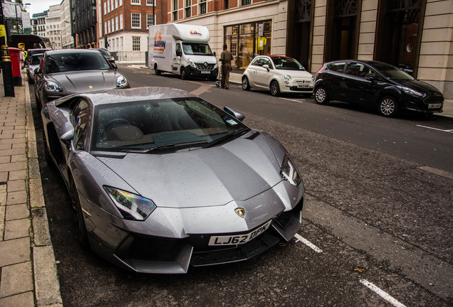 Lamborghini Aventador LP700-4