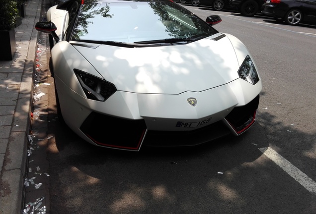 Lamborghini Aventador LP700-4 Pirelli Edition