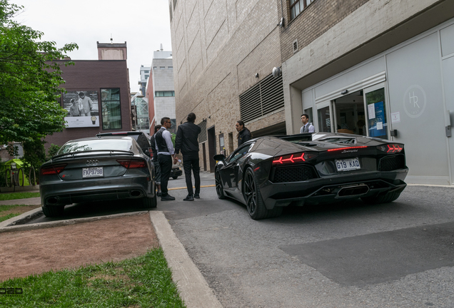 Lamborghini Aventador LP700-4 Roadster