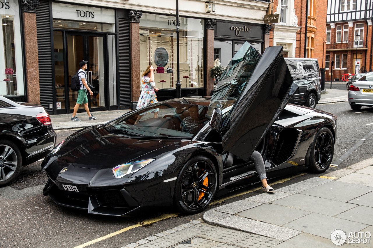 Lamborghini Aventador LP700-4