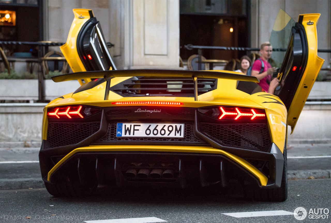 Lamborghini Aventador LP750-4 SuperVeloce