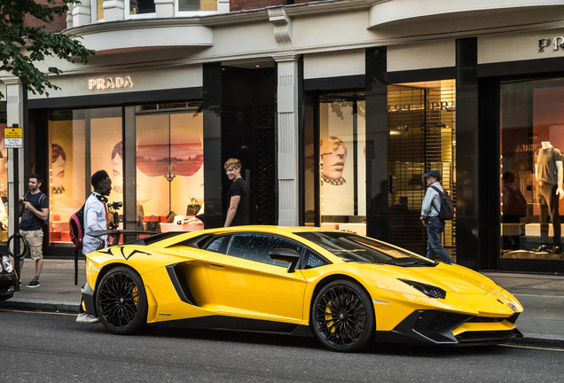 Lamborghini Aventador LP750-4 SuperVeloce