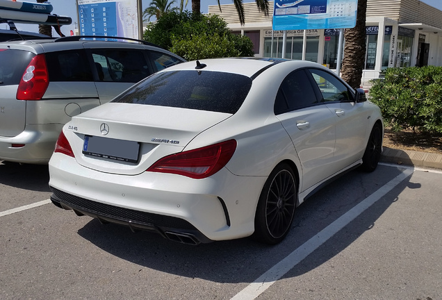 Mercedes-Benz CLA 45 AMG C117