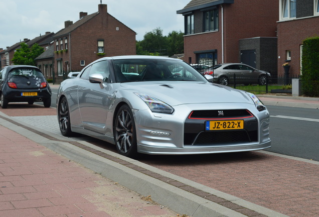 Nissan GT-R 2011