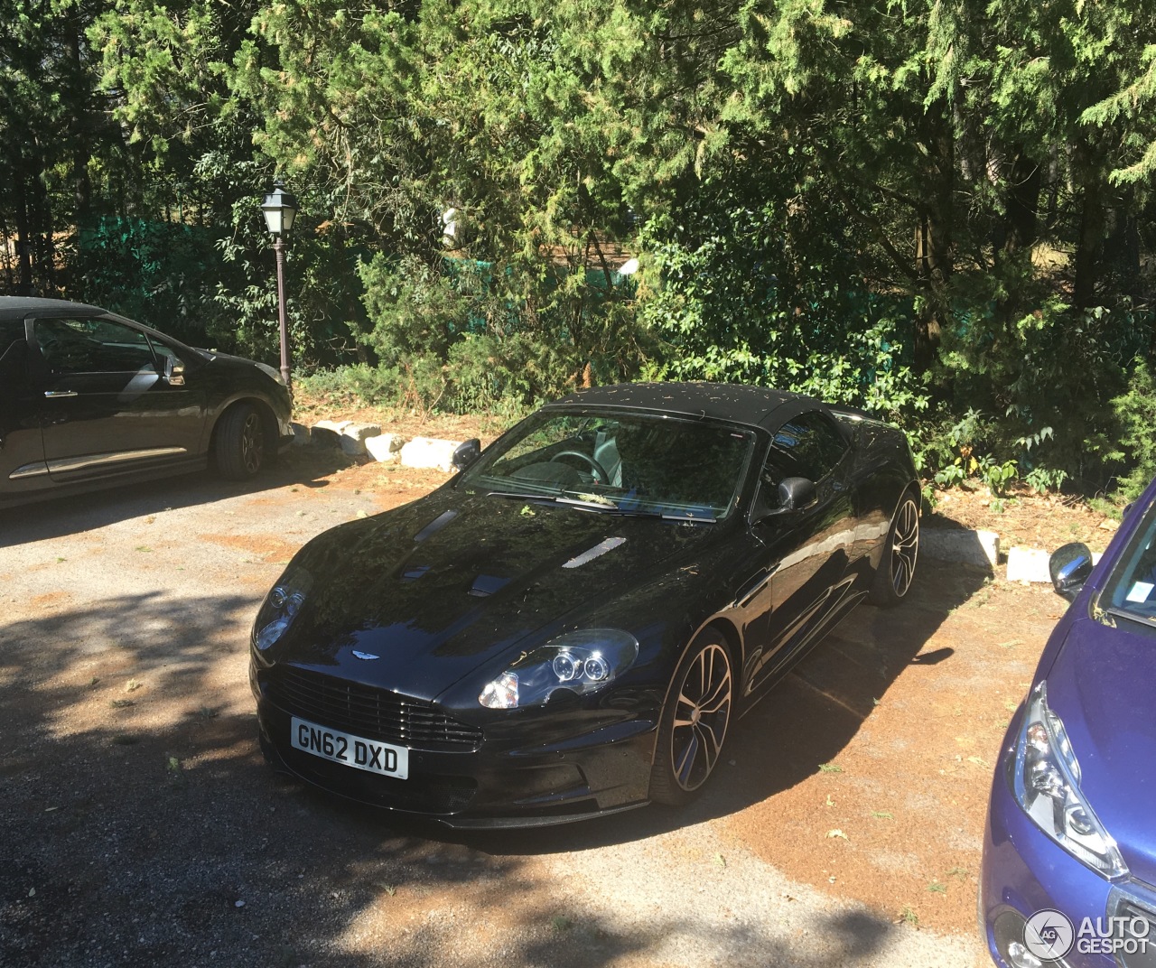 Aston Martin DBS Volante Carbon Black Edition