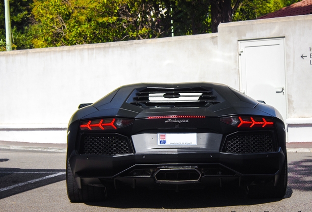 Lamborghini Aventador LP700-4