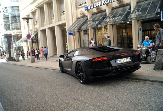 Lamborghini Aventador LP700-4