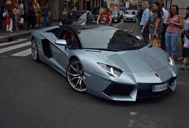 Lamborghini Aventador LP700-4 Roadster