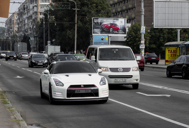 Nissan GT-R 2012