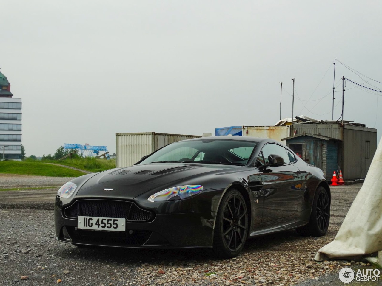 Aston Martin V12 Vantage S