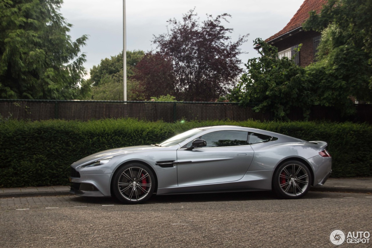 Aston Martin Vanquish 2013